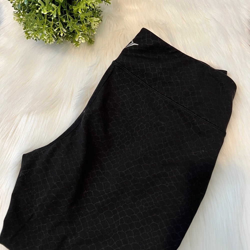 Old Navy Active Go-Dry leggings